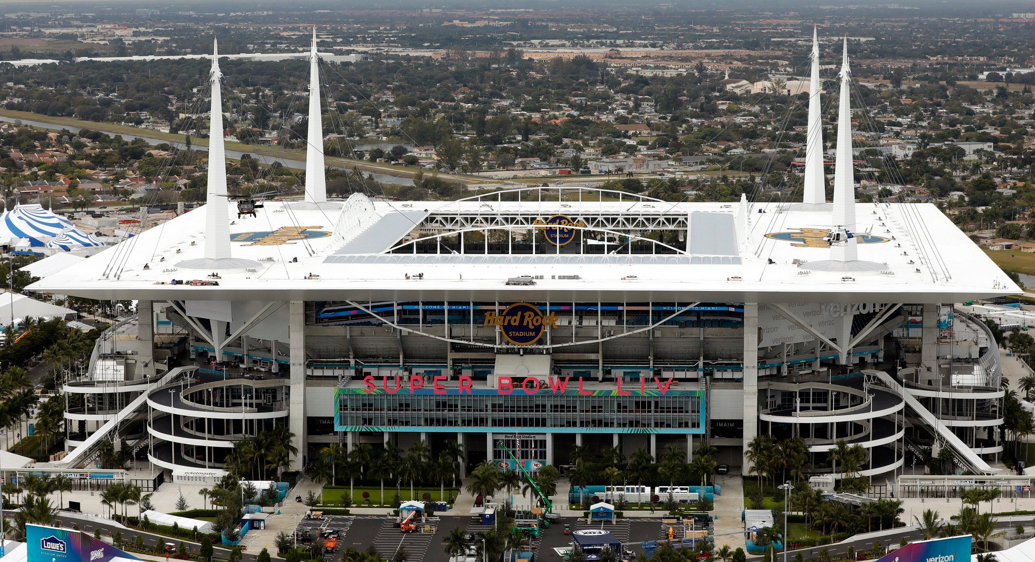 Hard Rock Stadium, Miami Gardens, FL, USA. 