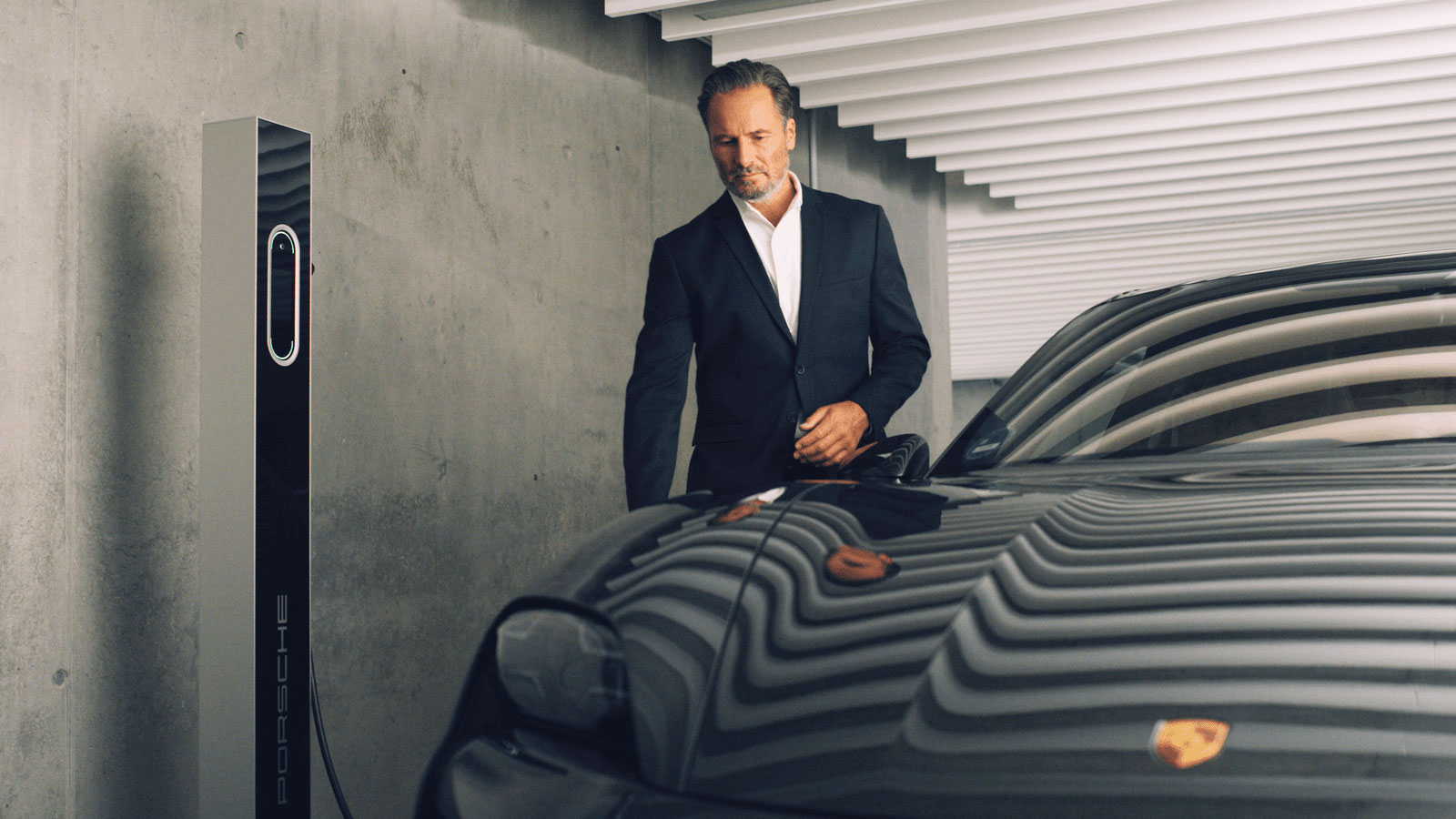 Stuttgart Filmproduktion Porsche Taycan TEQ Charging