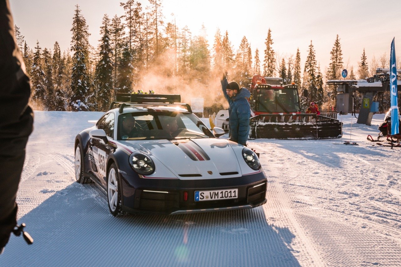 Porsche - The Bet 911 Dakar